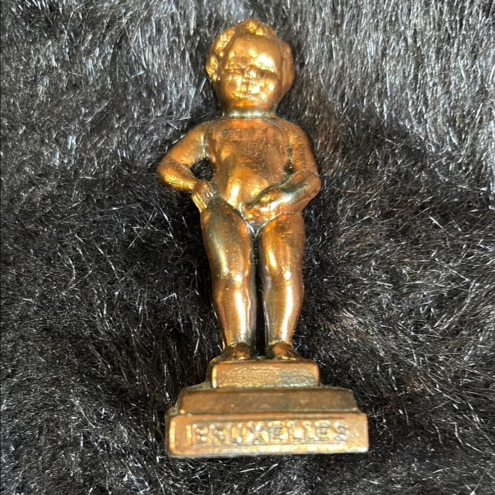 Bronze Boy Brussels Figurine Manneken Pis
